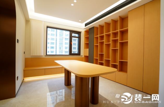 意式轻奢书房装修效果图