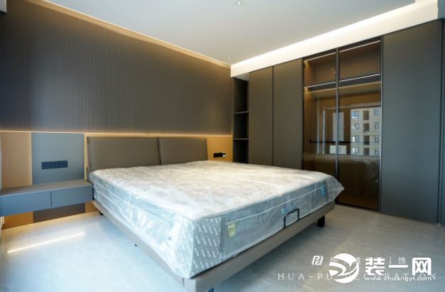 意式轻奢卧室装修效果图