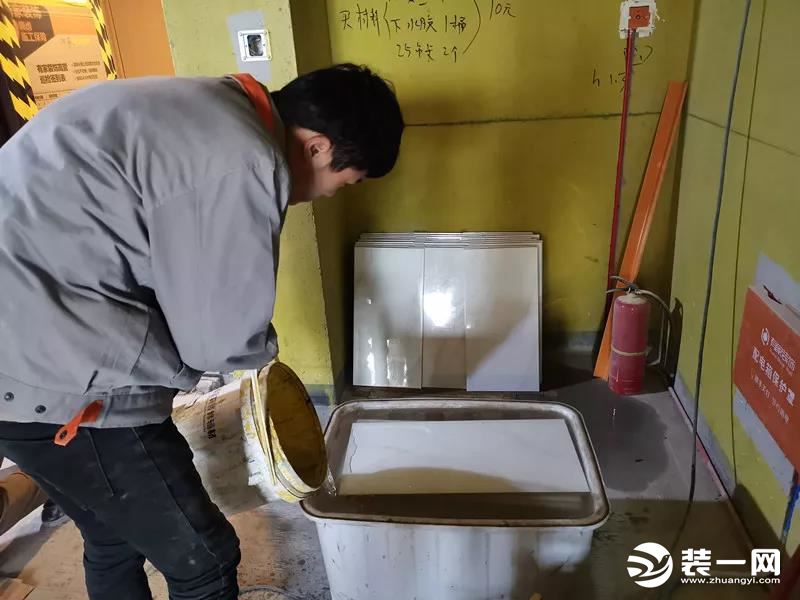郑州有家装饰金山湖高尔夫观邸工地巡检 好工地看得见