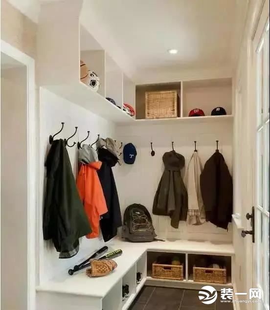 玄关衣帽间设计装修效果图