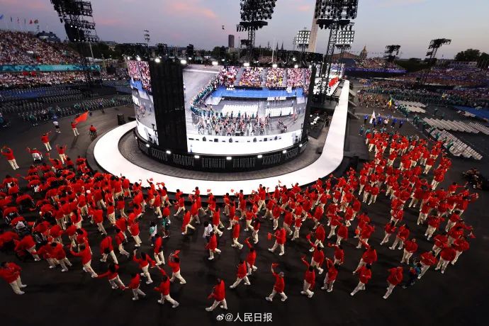 又见“中国红”！巴黎残奥会开幕，为他们加油！