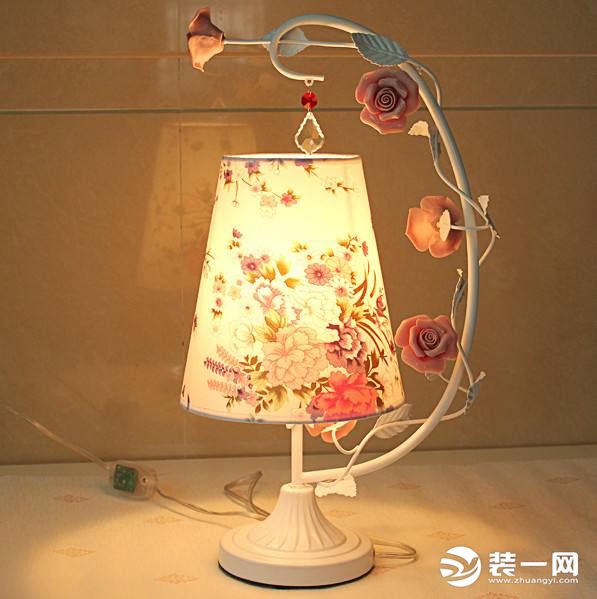 卧室床头灯风水禁忌有什么 图片