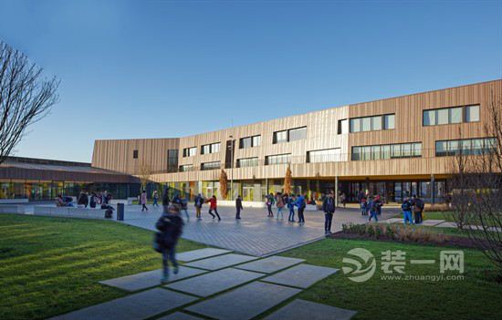 装修网国外装修设计欣赏：法国里尔初中学校华丽变身