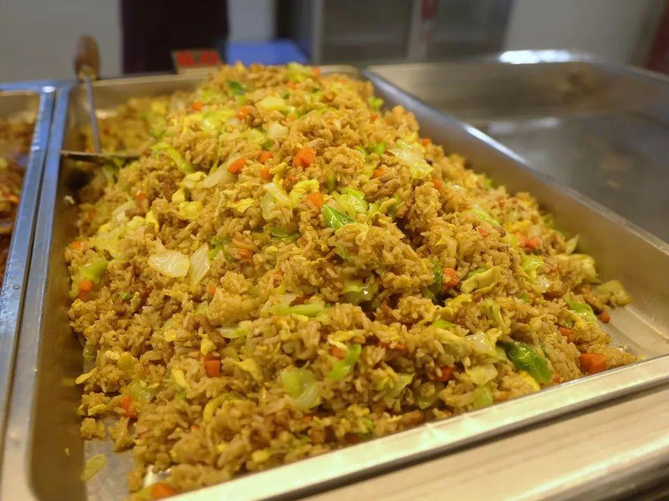 厦大食堂“包菜炒一切”，学生还点赞，这是为啥？