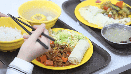 厦大食堂“包菜炒一切”，学生还点赞，这是为啥？