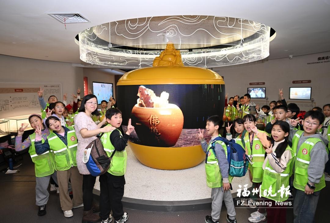 福州晚报写作训练营定制团逛“闽菜大观园”品闽都福味