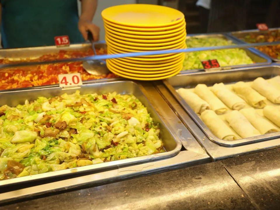 厦大食堂“包菜炒一切”，学生还点赞，这是为啥？
