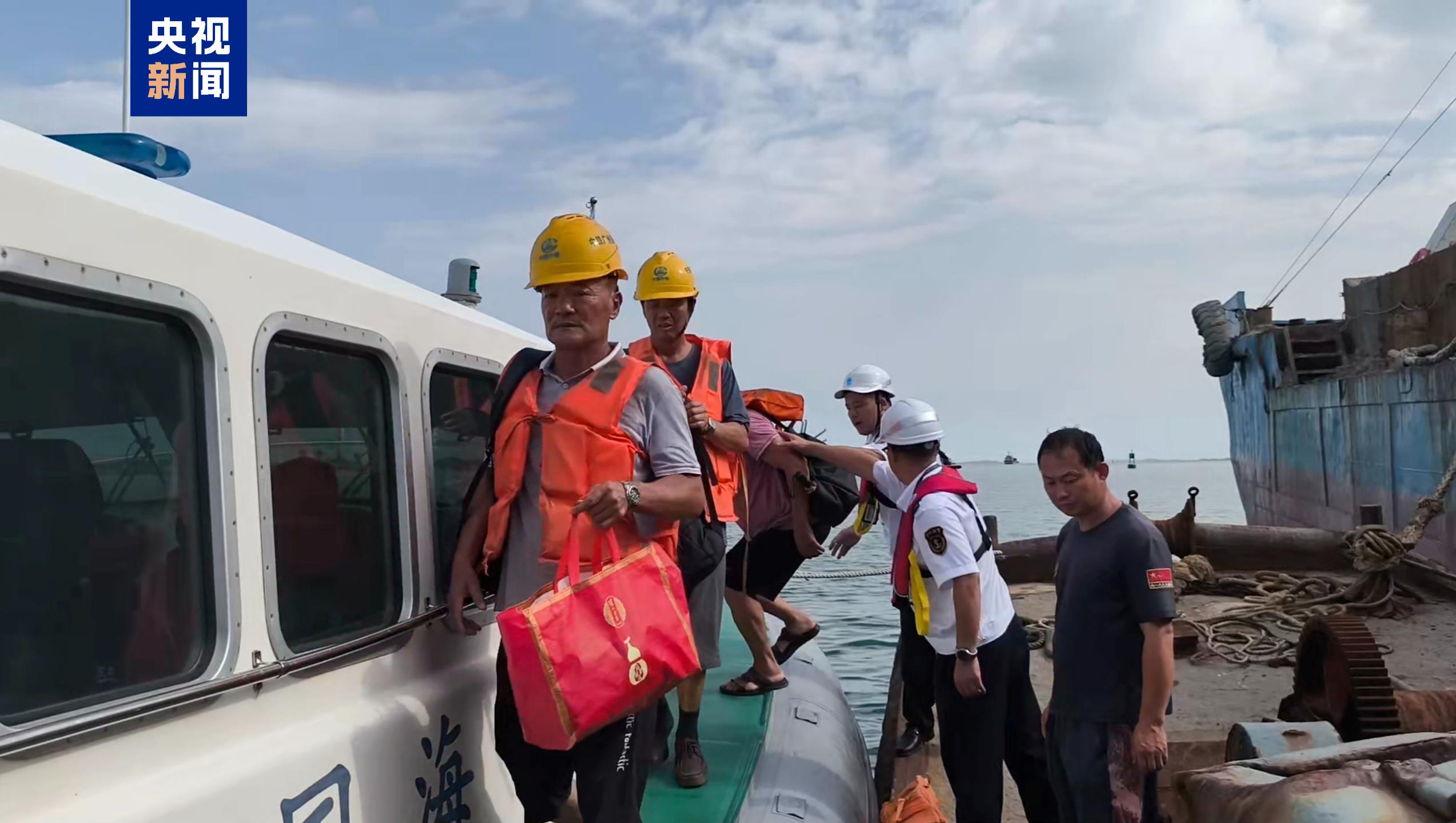 受台风“丹娜丝” 影响 福建沿海76条客渡运航线停航