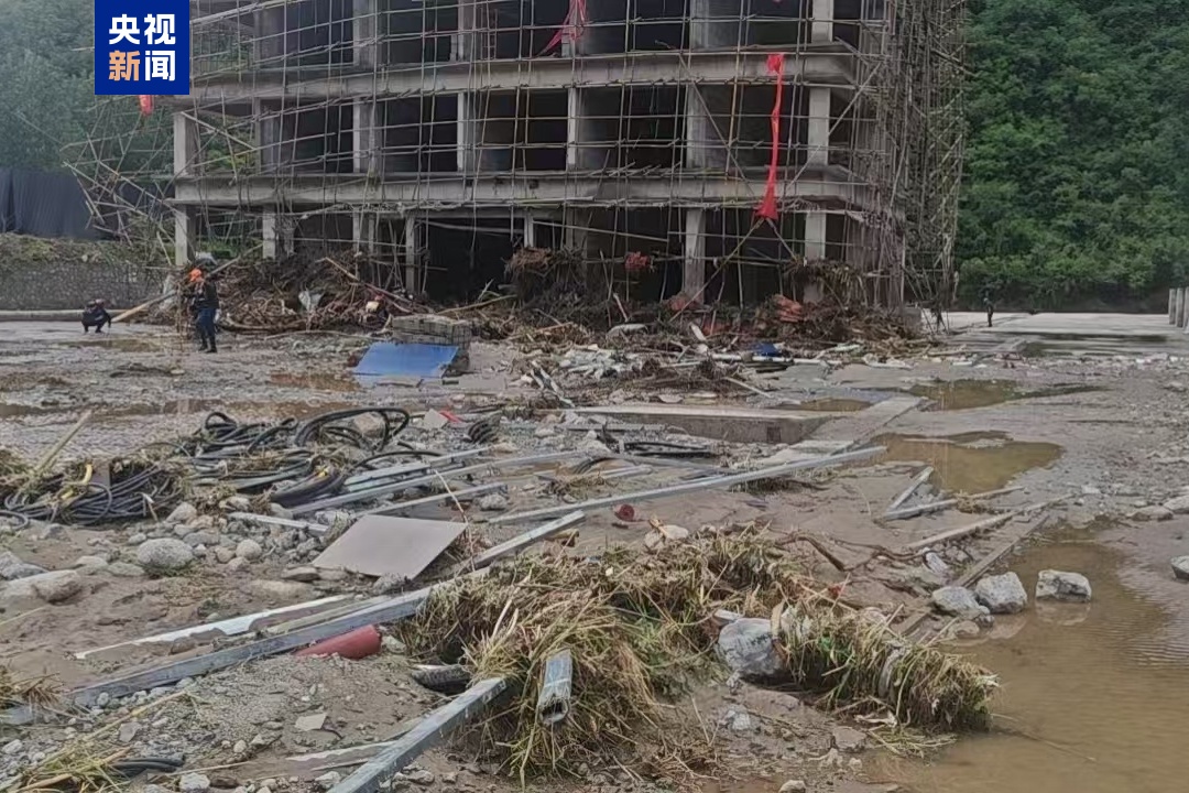 河南西峡极端强降雨致8人失联 全力搜救中