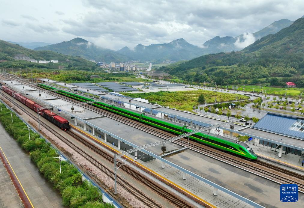 衢宁铁路为闽东北山区带来新活力