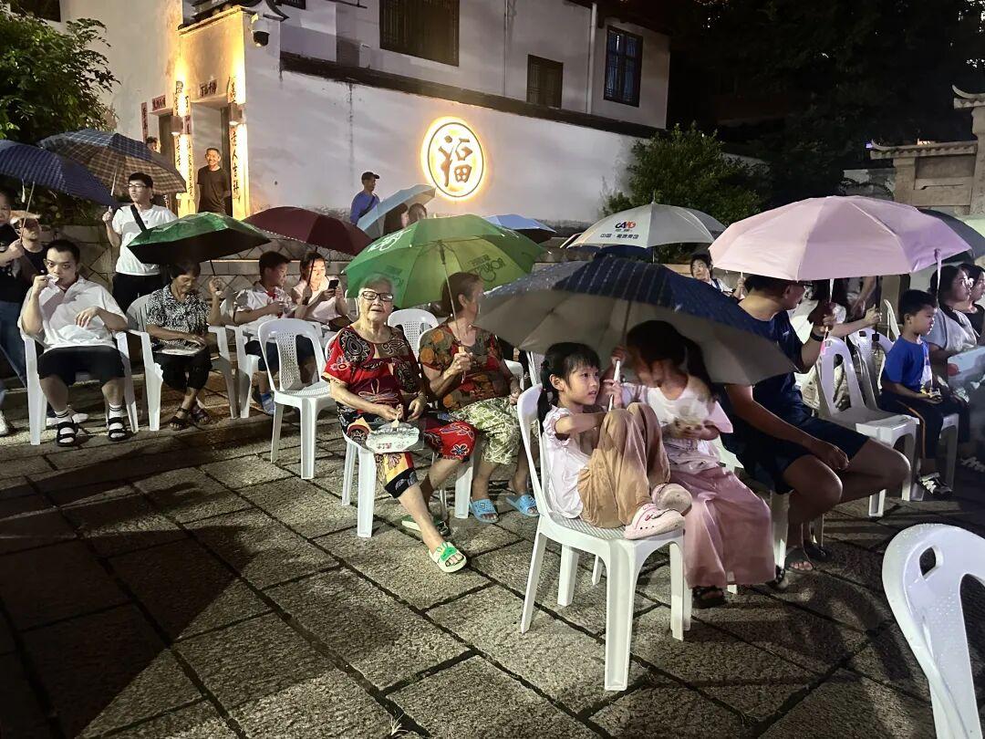 福州的夜，超超超有戏！晋安湖、上下杭、达明路……露天电影免费看不停→