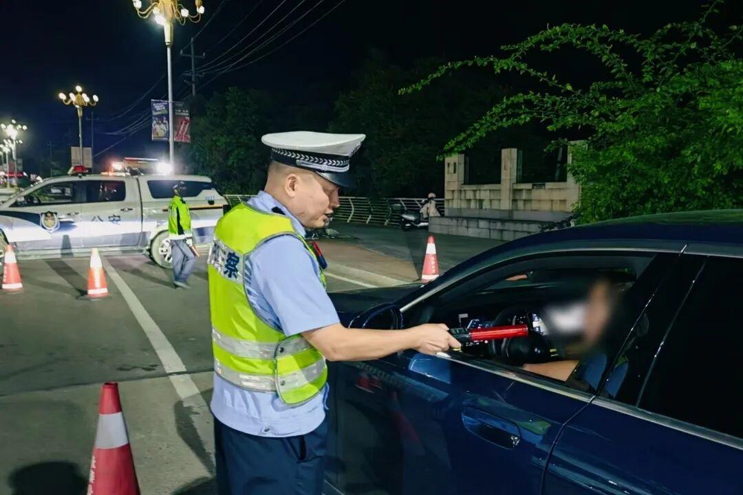 直击！行动！