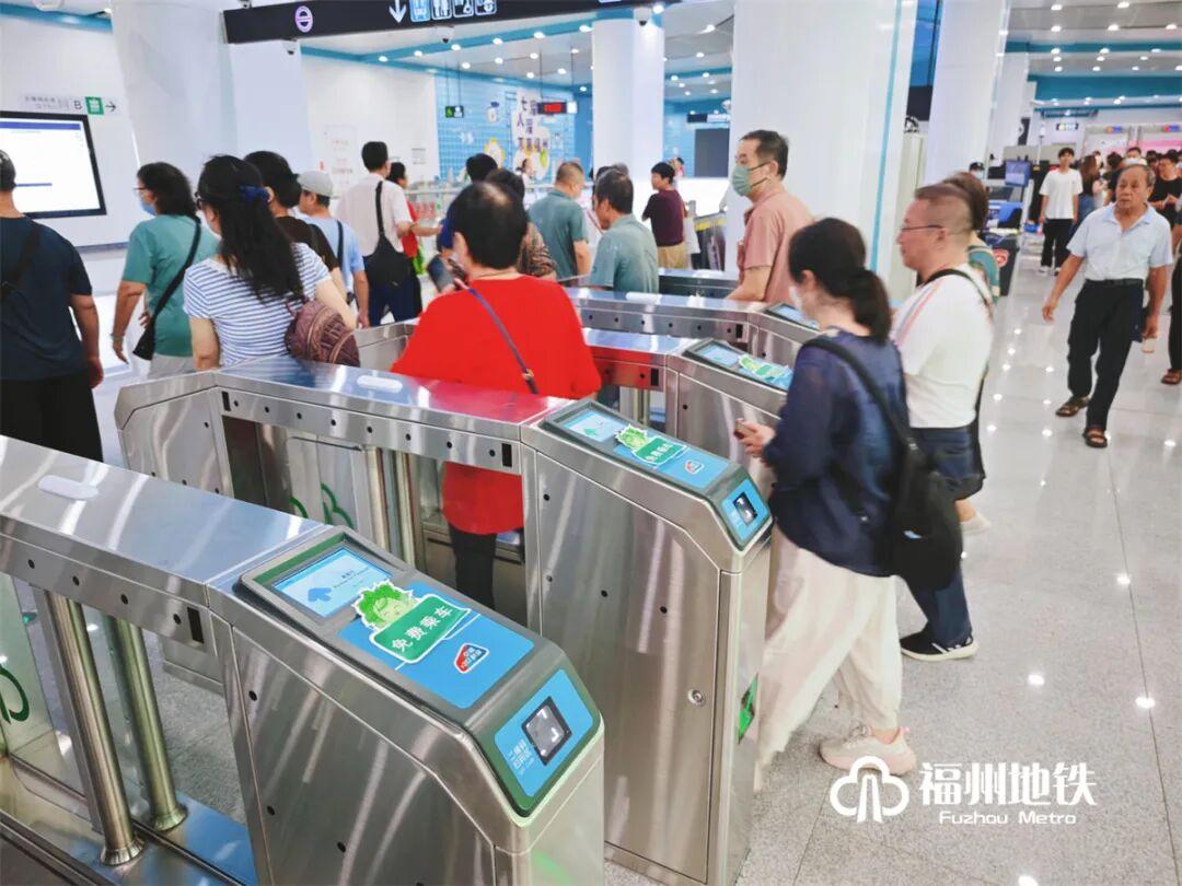 免费乘车！延时运营！假期乘地铁这些信息别错过→