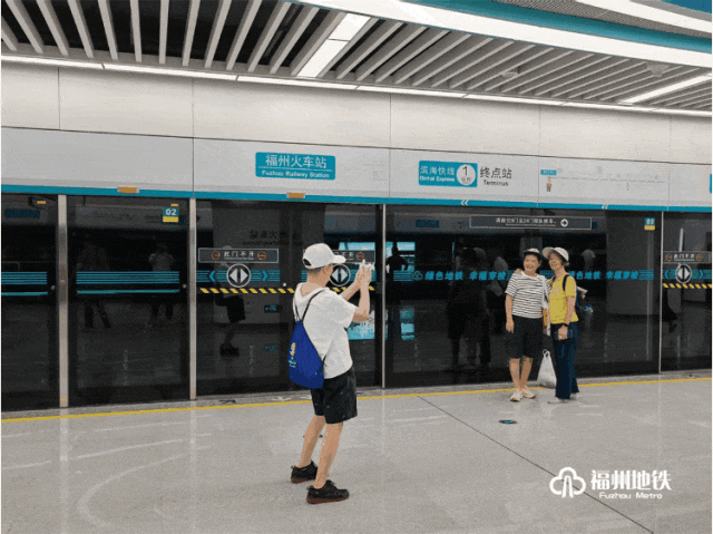 市民热情试乘！滨海快线人气爆棚！明后两天这样乘车更方便