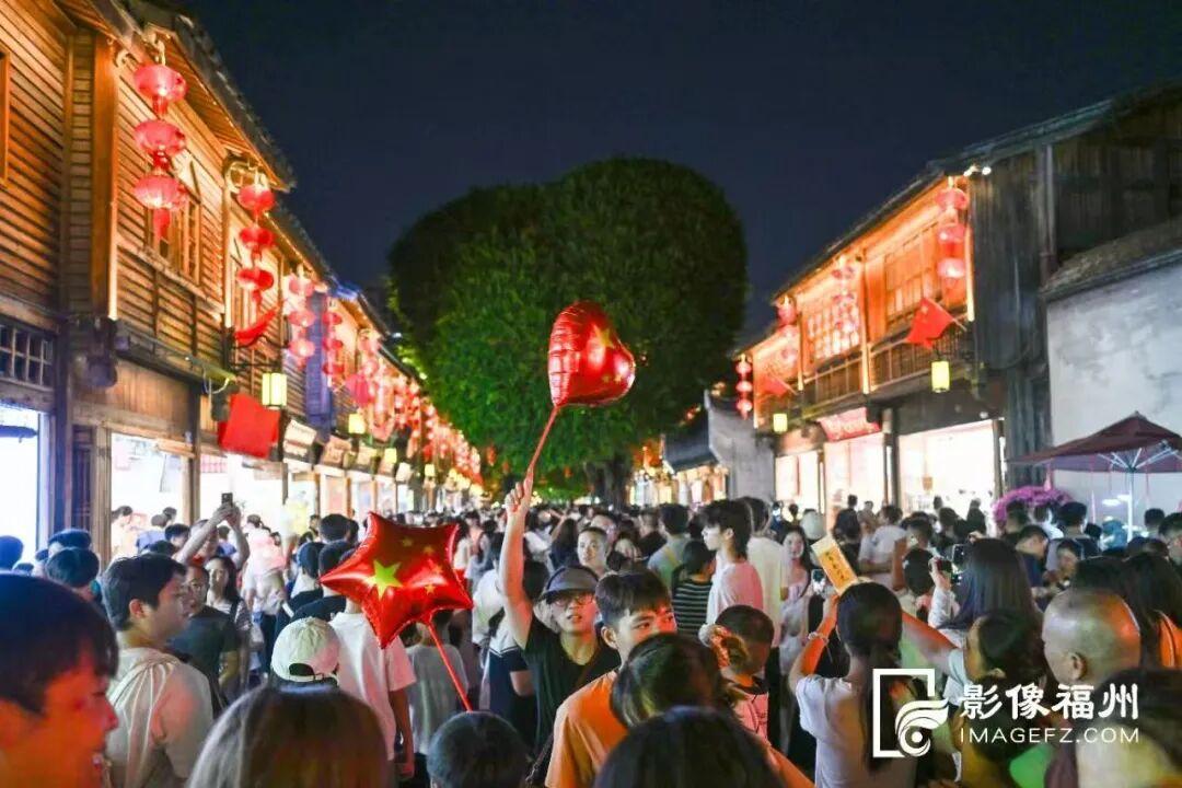 国庆第五天，央媒聚焦：两岸同胞迎中秋，榕城日夜皆精彩！